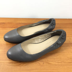 Halston 6 Stephanie Gray Ballet Flats Scrunch